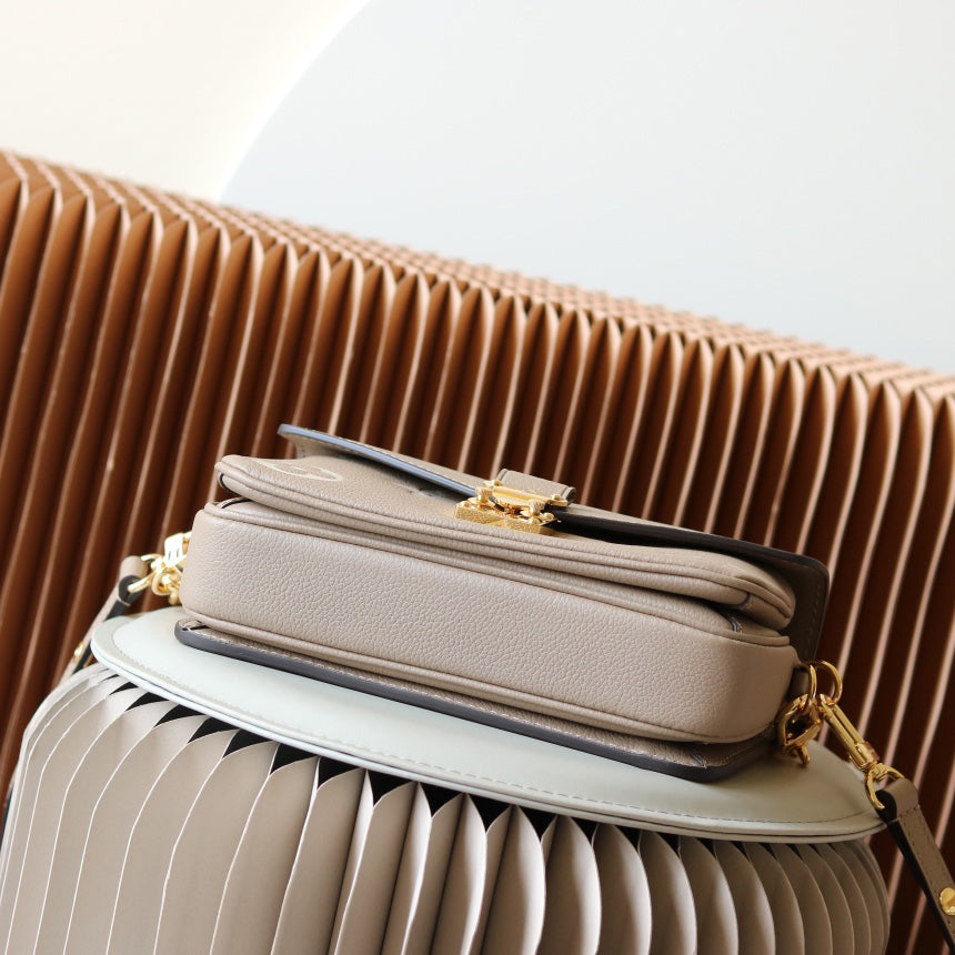 Louis Pochette Metis East West Handtasche