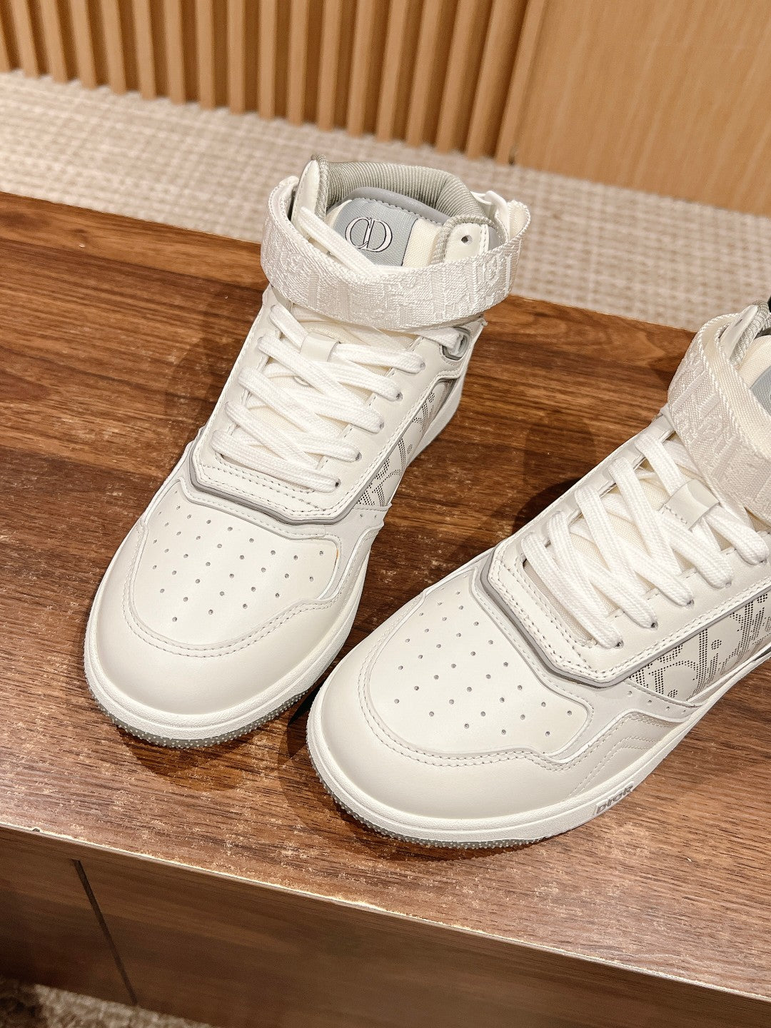Dio – Freizeit-Sneakers mit hohem und niedrigem Oberteil und Jacquard-Stickerei