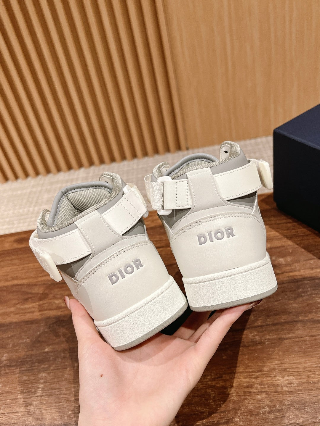 Dio – Freizeit-Sneakers mit hohem und niedrigem Oberteil und Jacquard-Stickerei