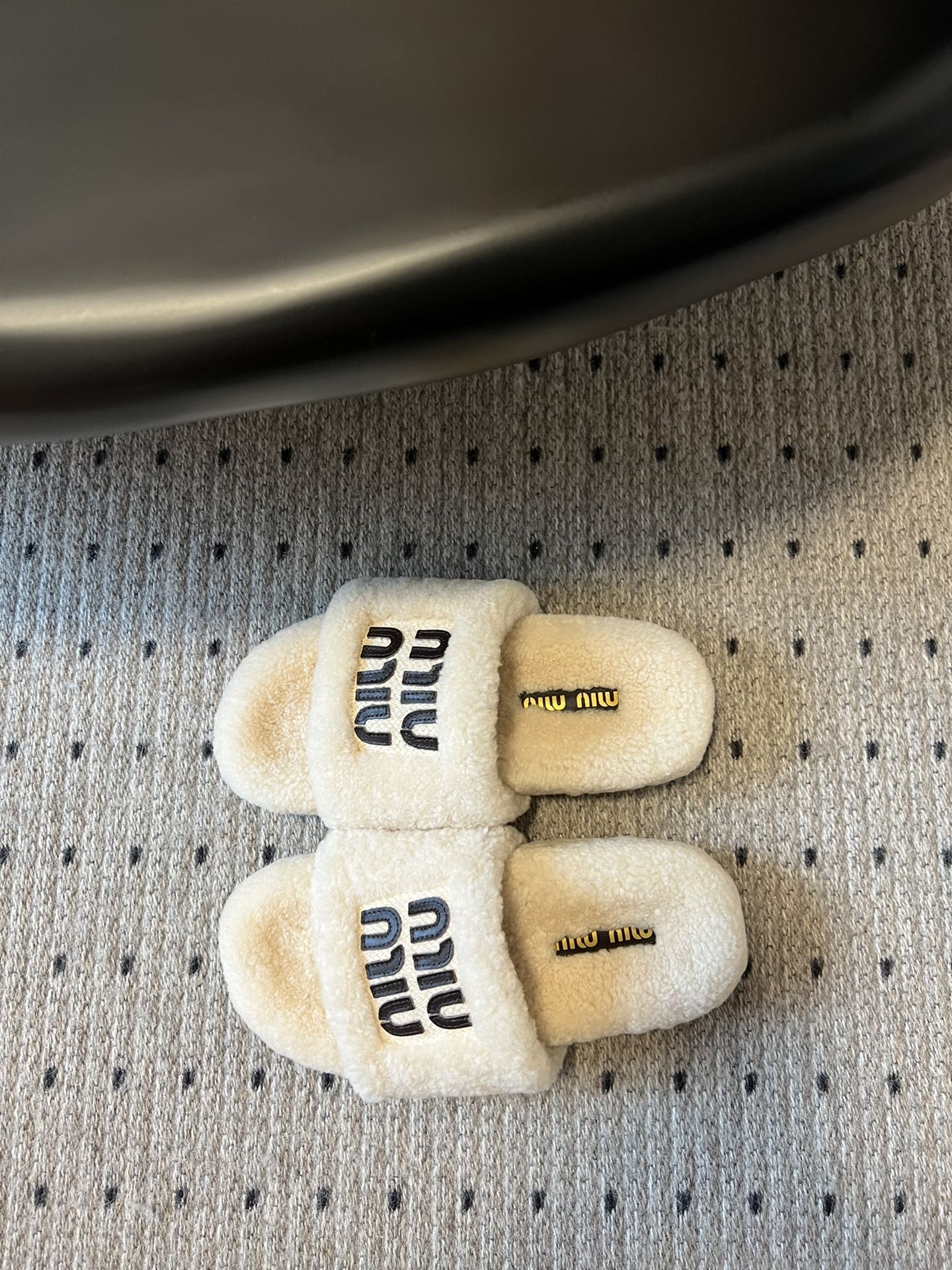 New autumn and winter thick-soled fur slippers