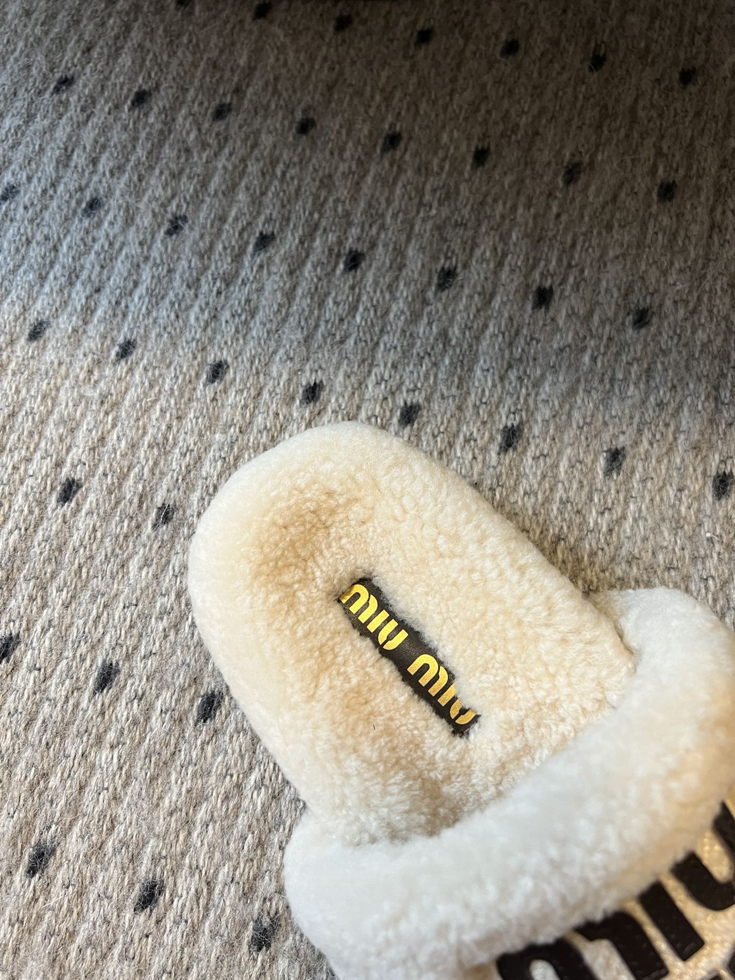 New autumn and winter thick-soled fur slippers