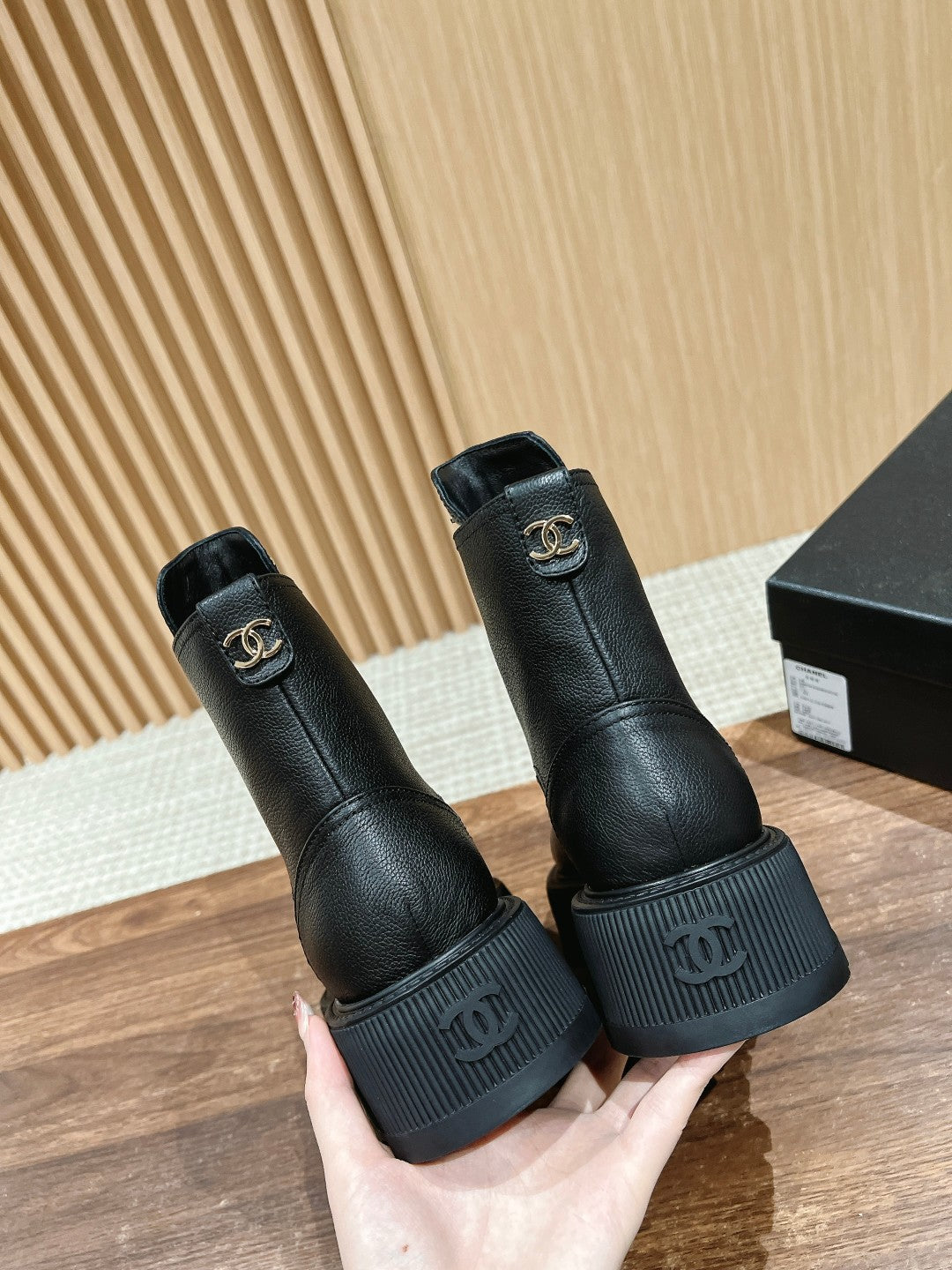 New thick-soled ankle boots