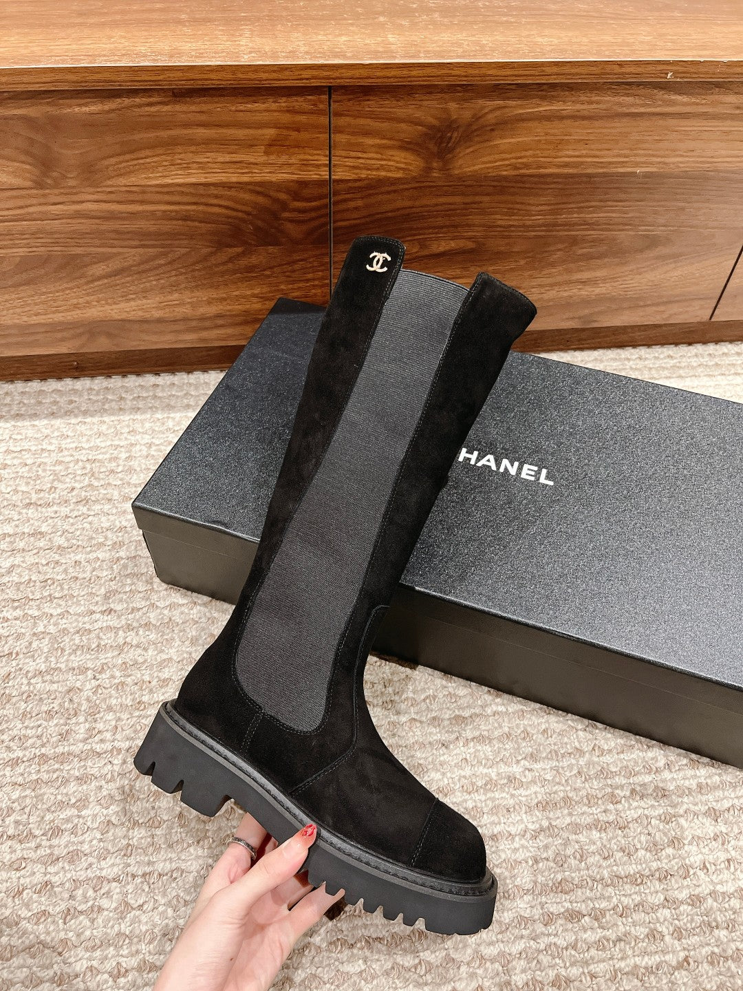 Neue lange Ritterstiefel