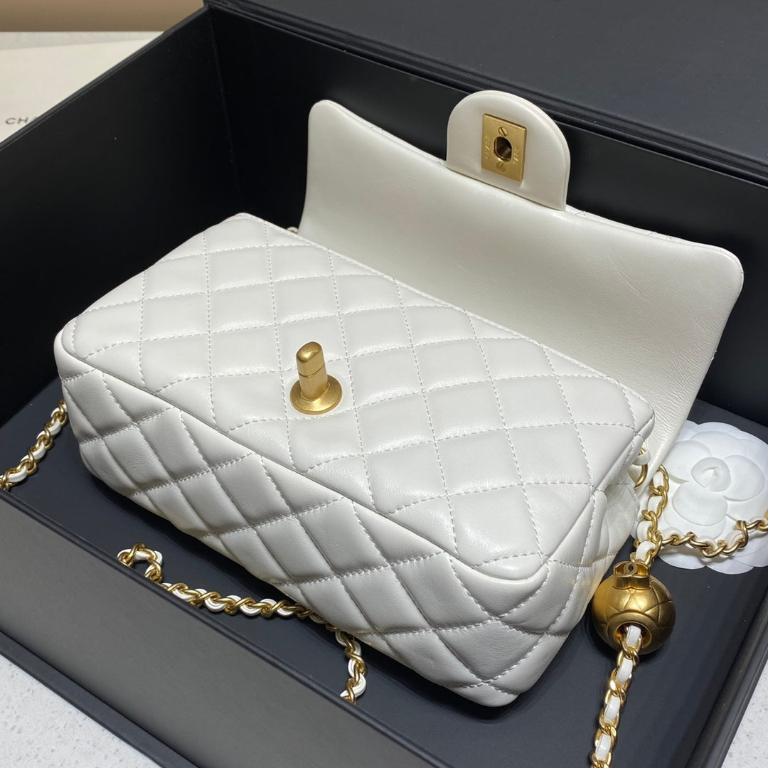 Ch@nel CF20 Golden Globe KLASSISCHE HANDTASCHE Lammleder Weiß