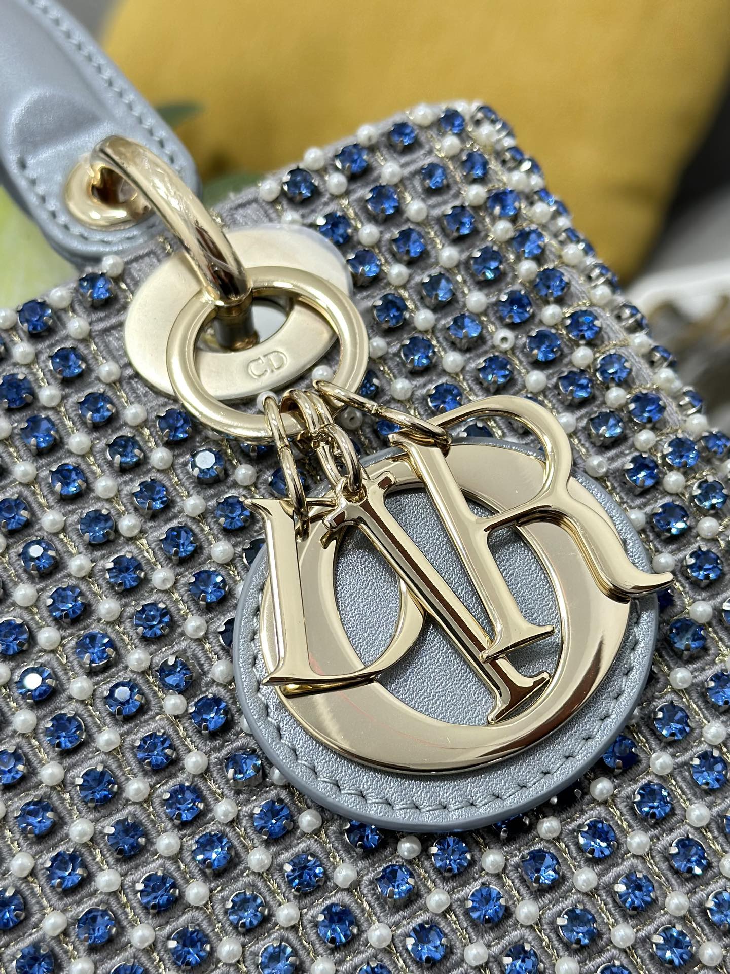 Di0r Mini Lady Bag Graue Saphirperlen-Stickerei