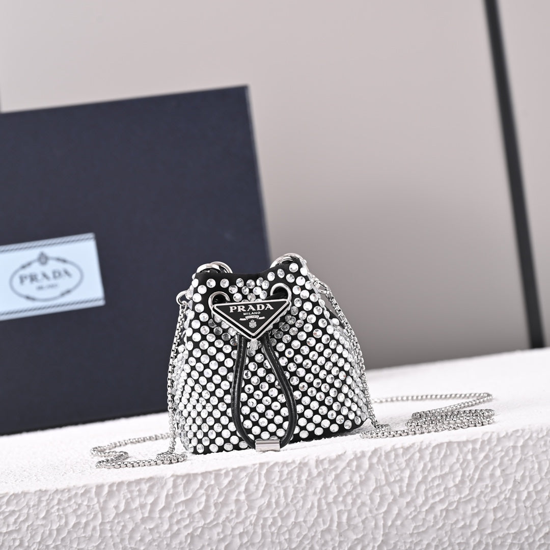 Mini-pochette en satin à ornements Pr@da
