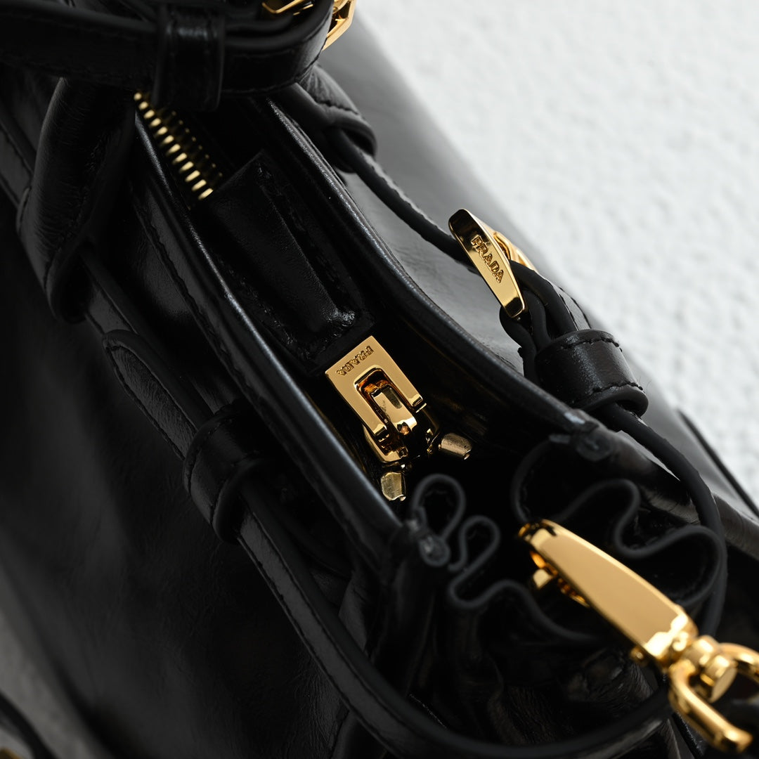 Pr@da LuxSoft Medium Handtasche aus Leder