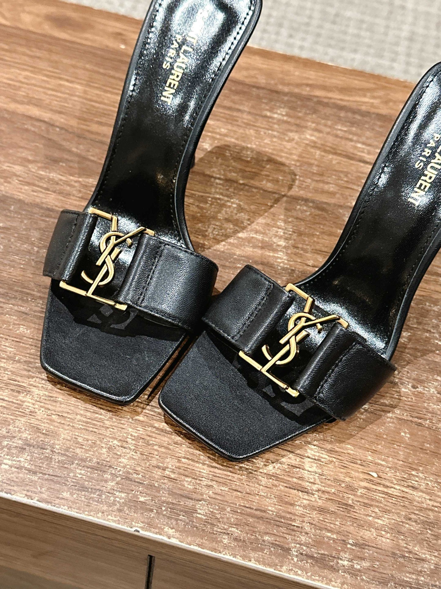 YL High heel slippers