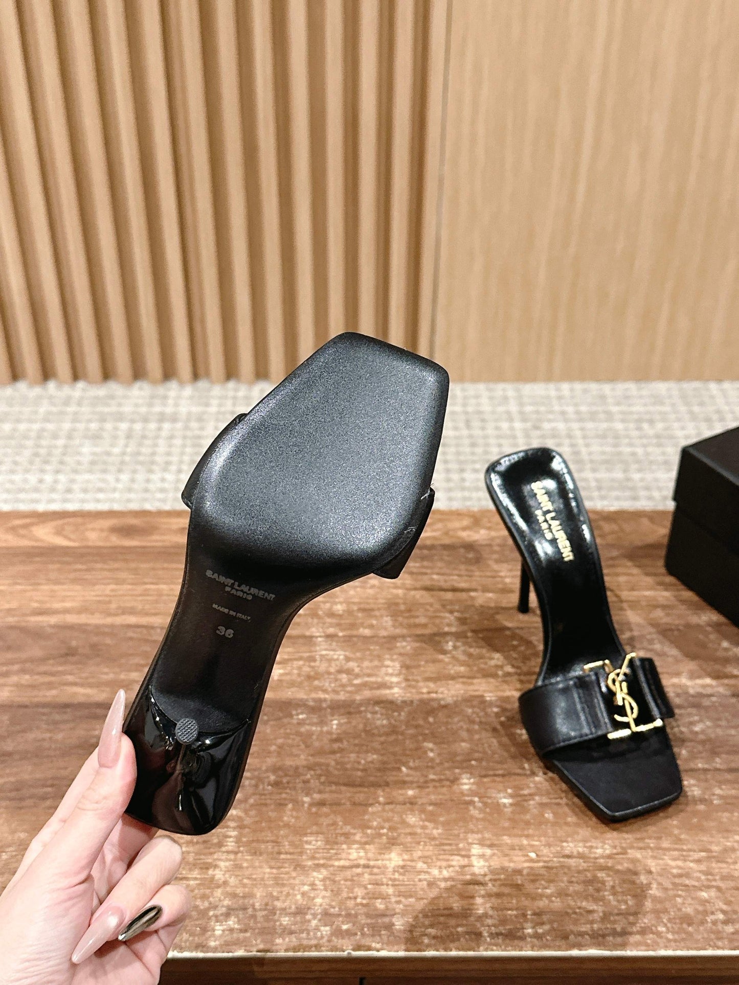 YL High heel slippers