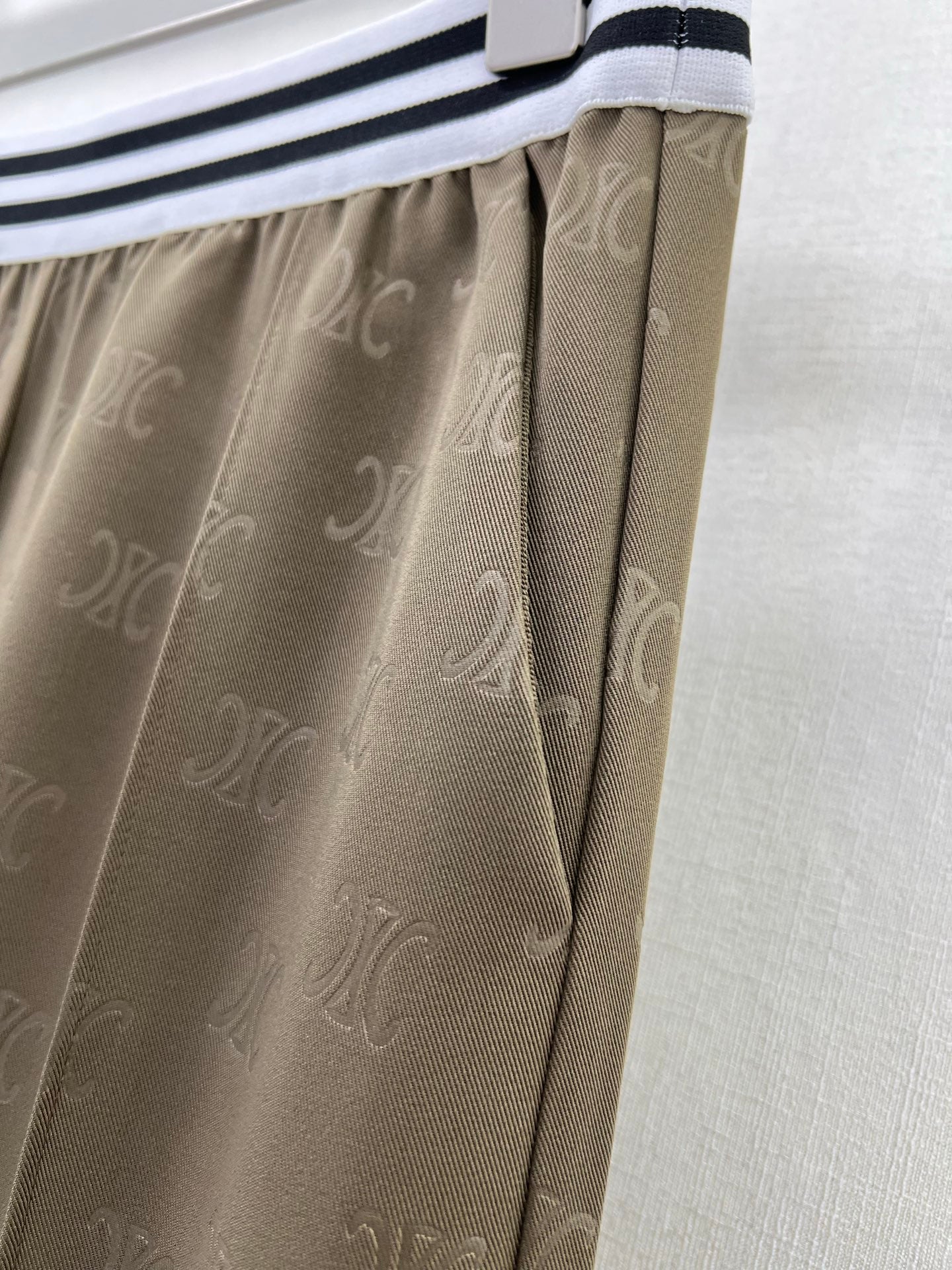 CE 25ss lettering print wide-leg pants