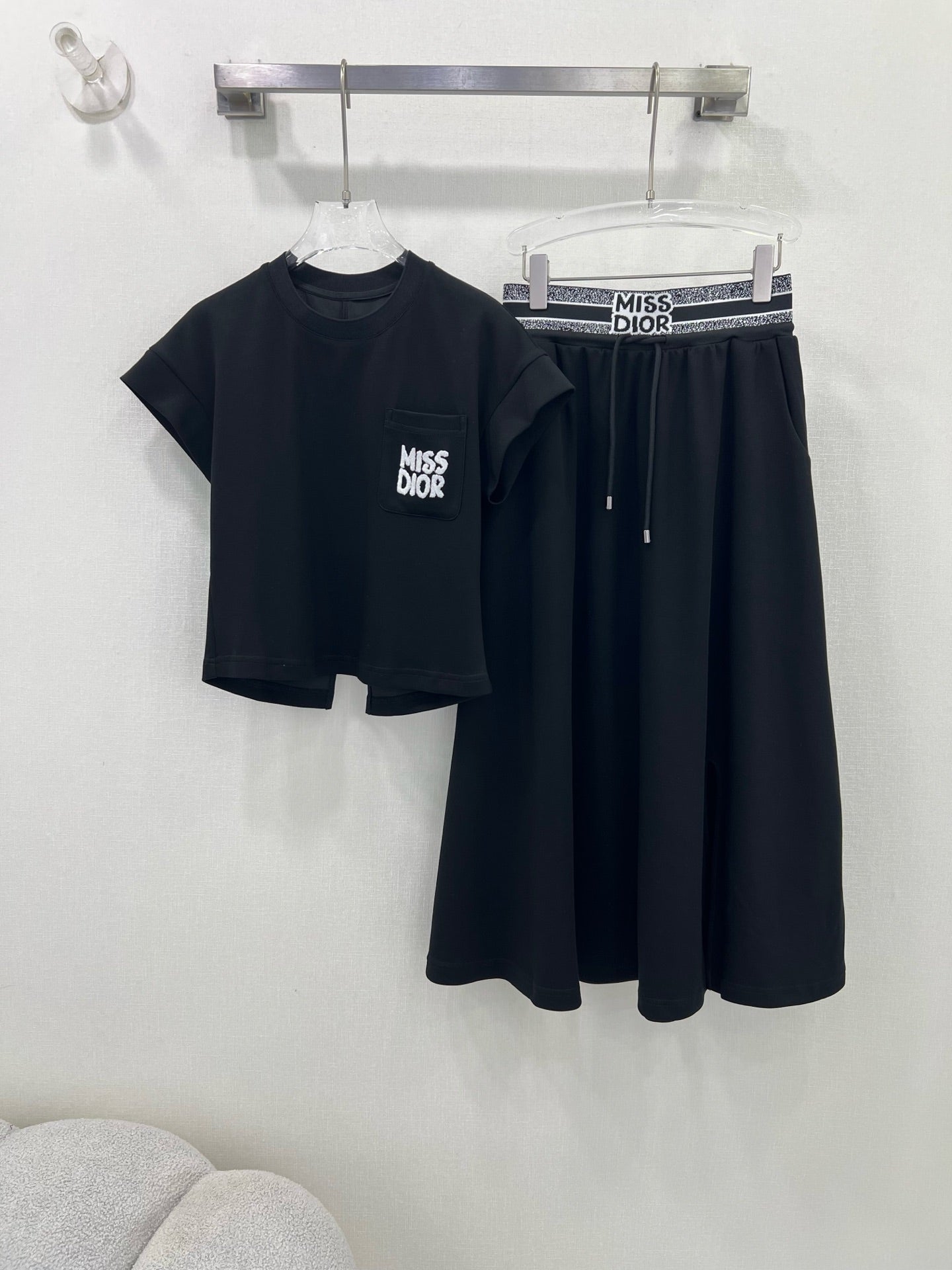 DO 25ss t-shirt skirt suit