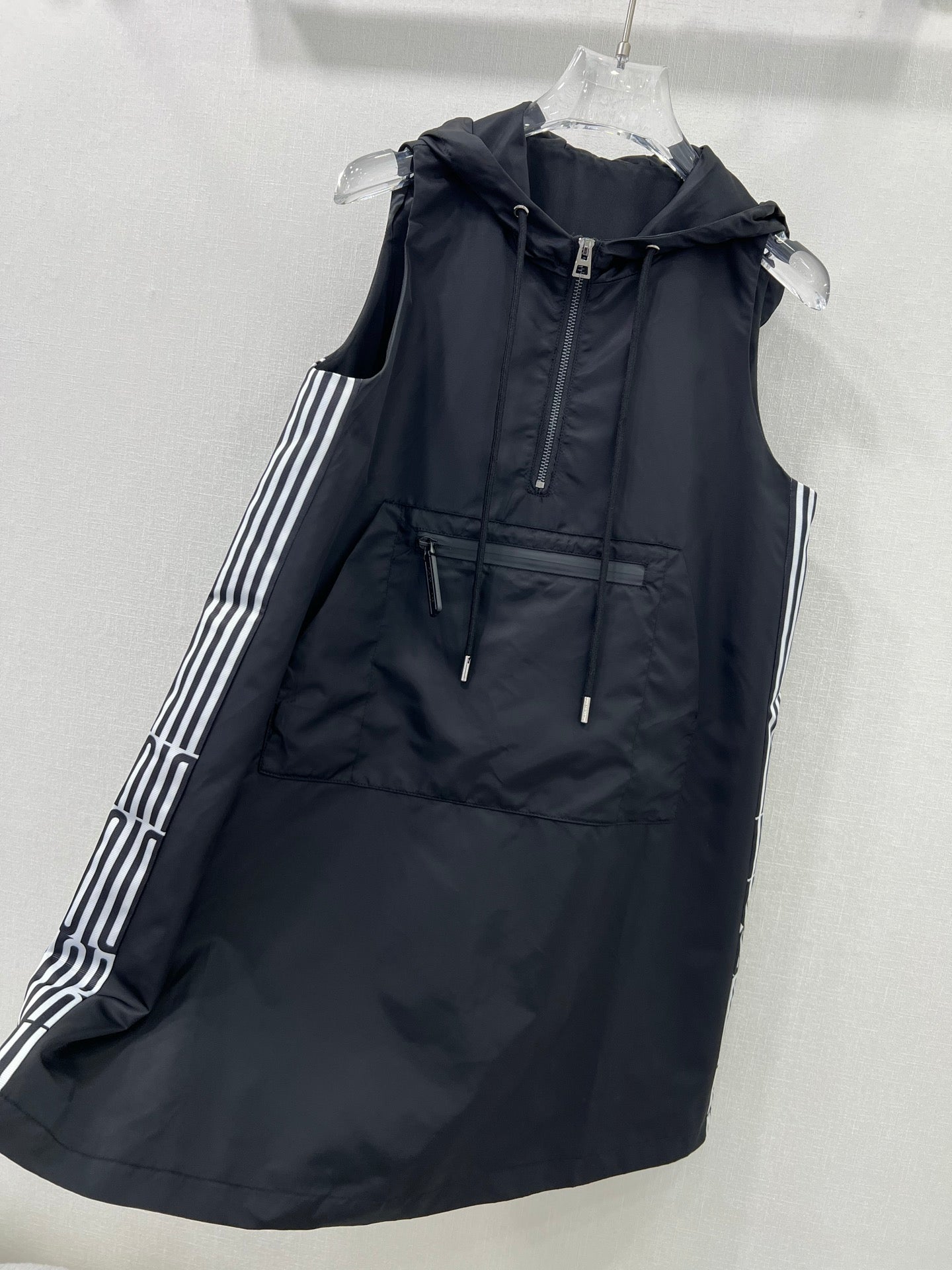 DO 25 new hooded vest dress