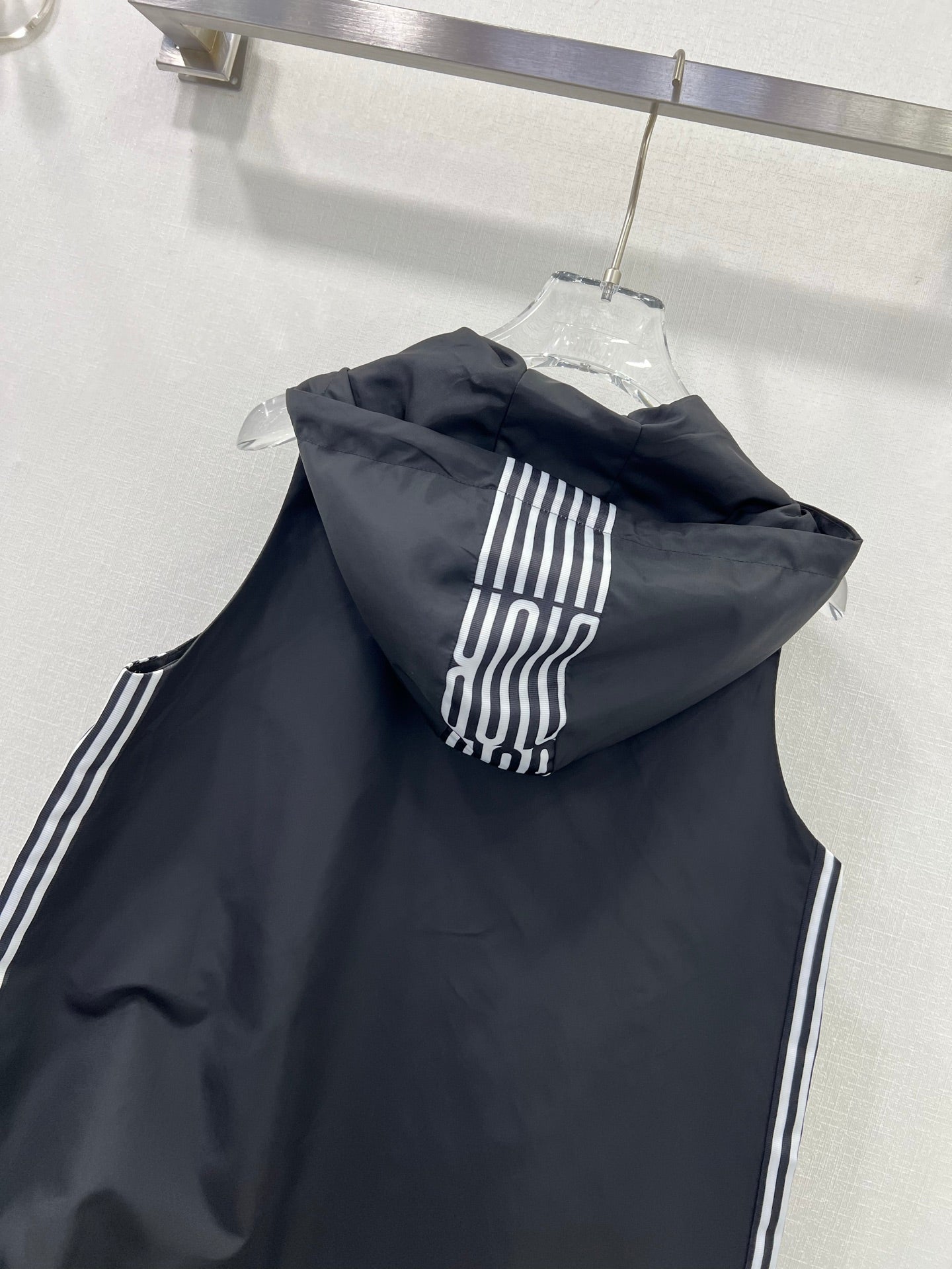 DO 25 new hooded vest dress
