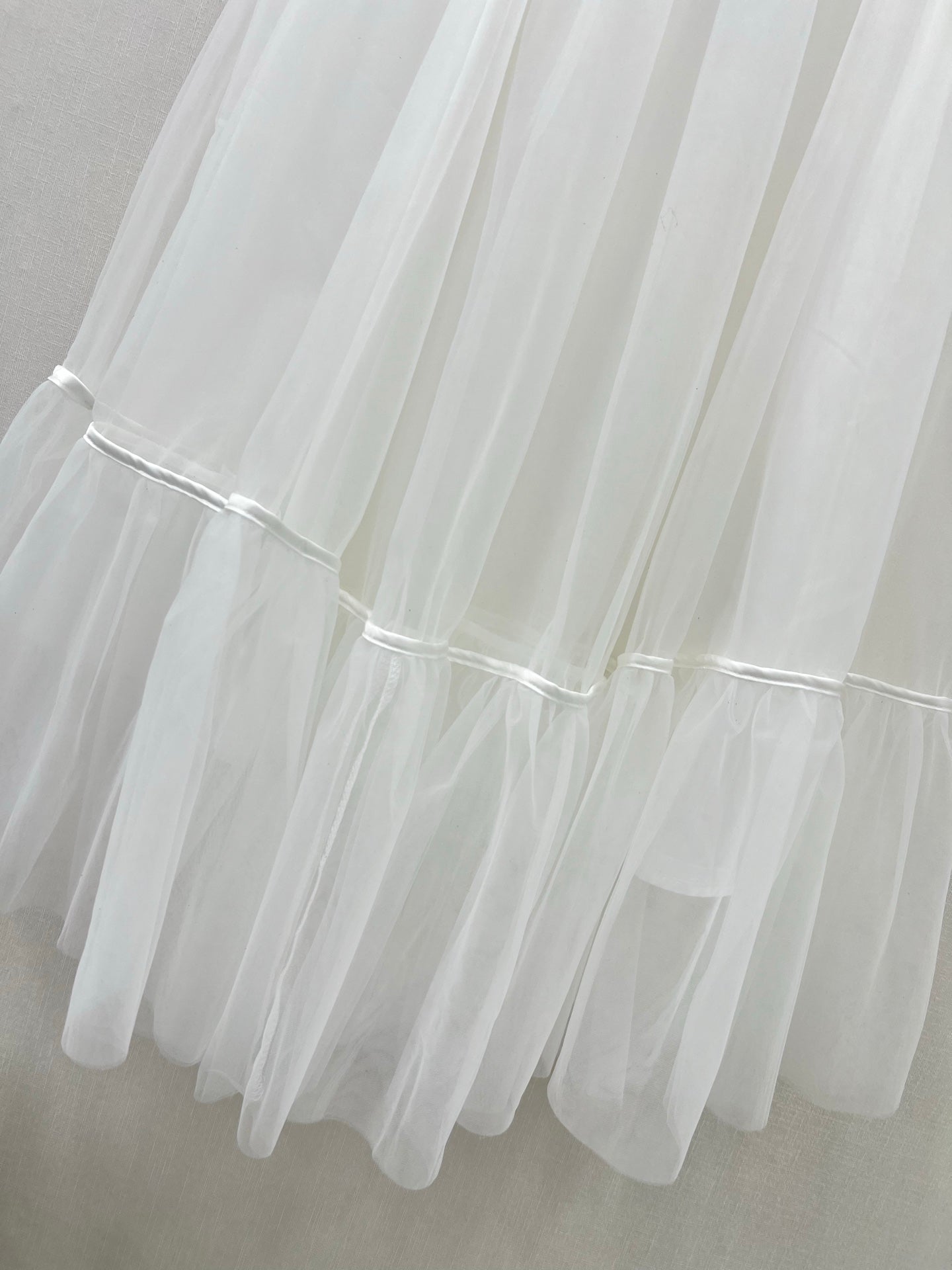 DO 25 new fluffy tulle skirt
