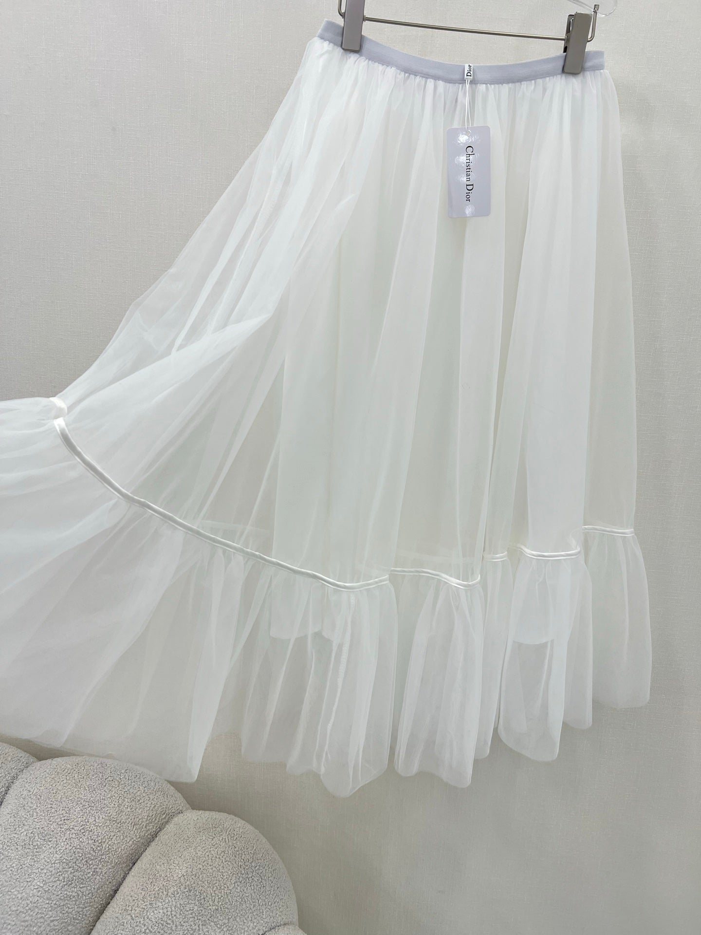 DO 25 new fluffy tulle skirt