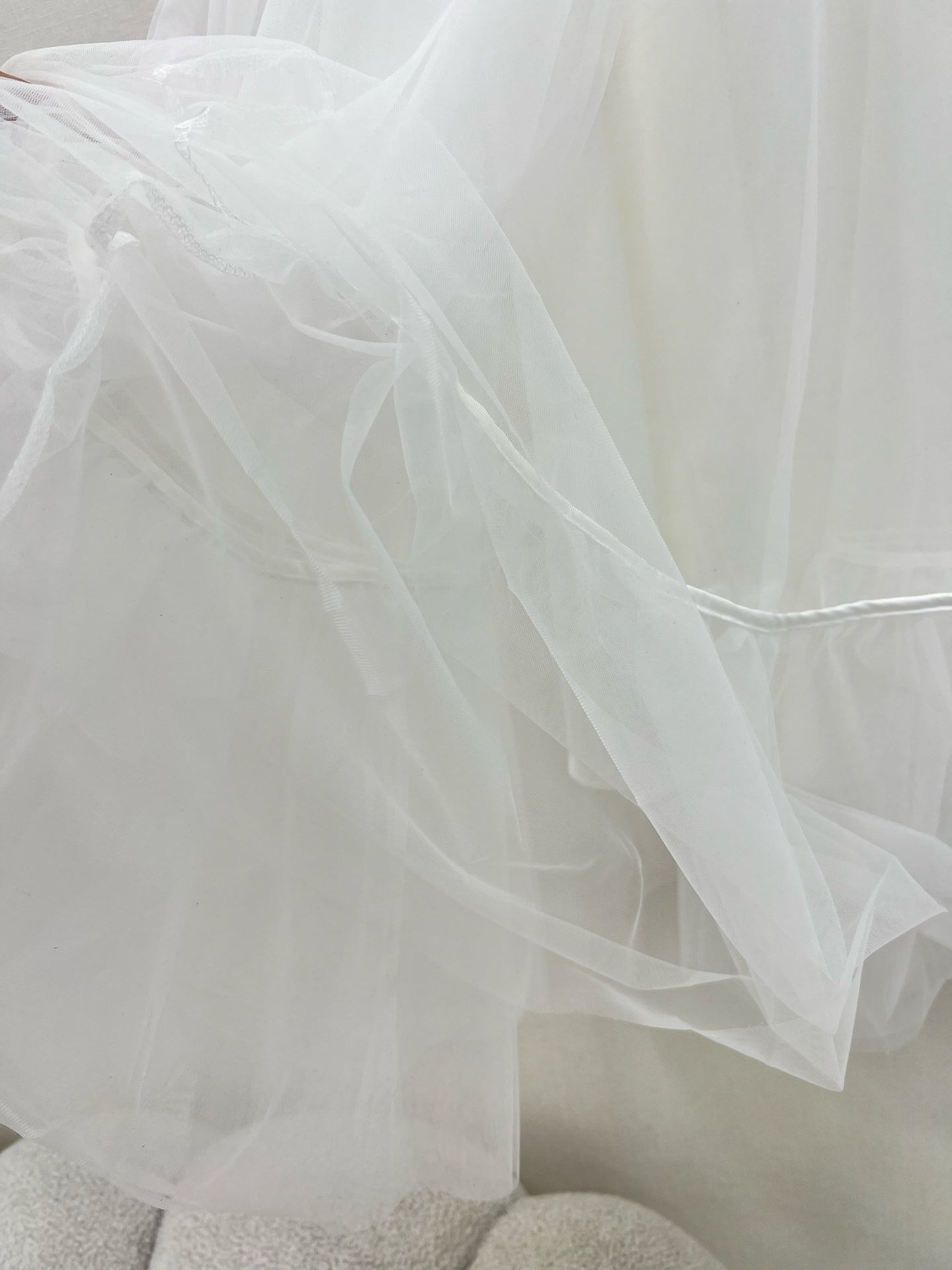 DO 25 new fluffy tulle skirt