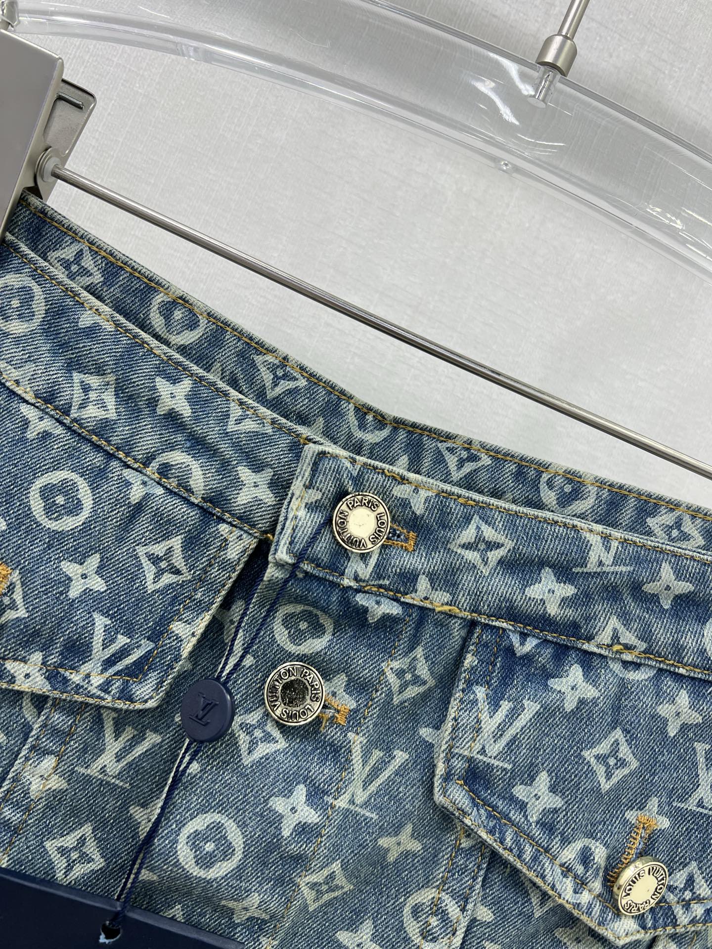 L 25 new denim skirt