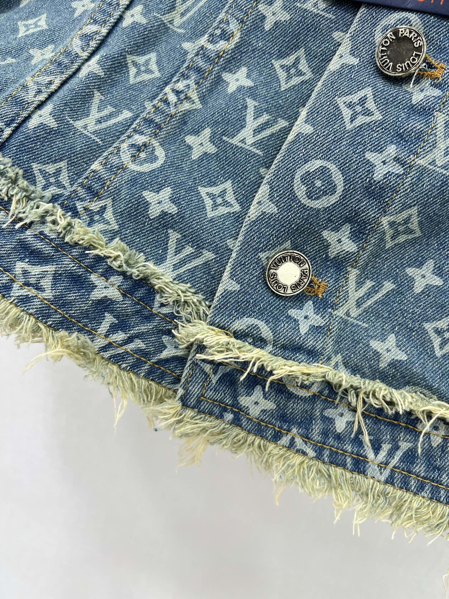 L 25 new denim skirt