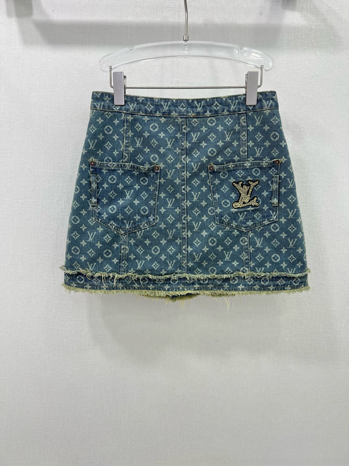 L 25 new denim skirt