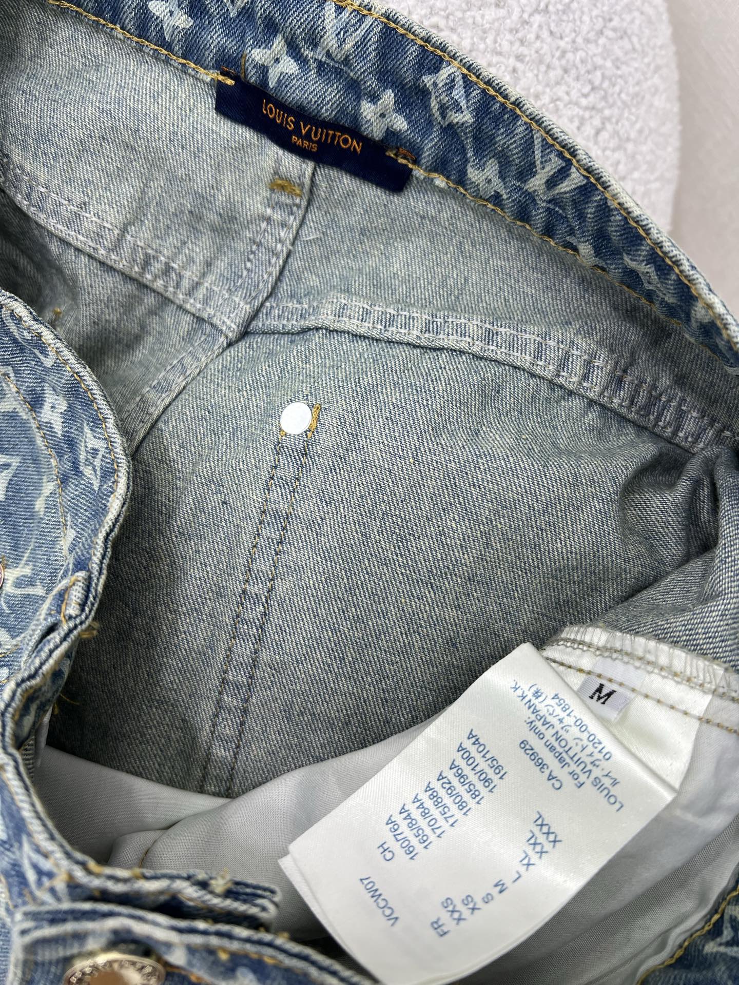 L 25 new denim shorts