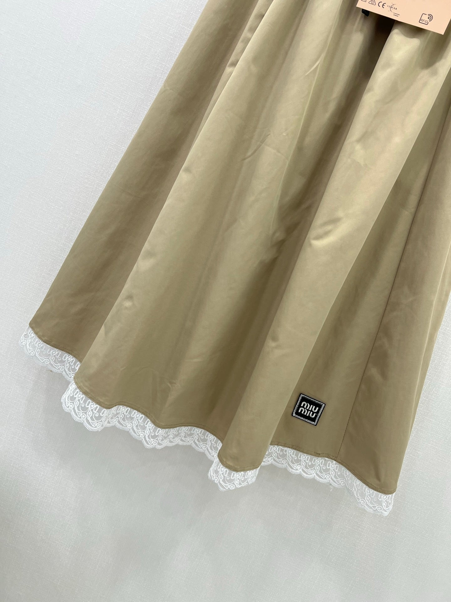 MU 25 new solid color hem lace skirt
