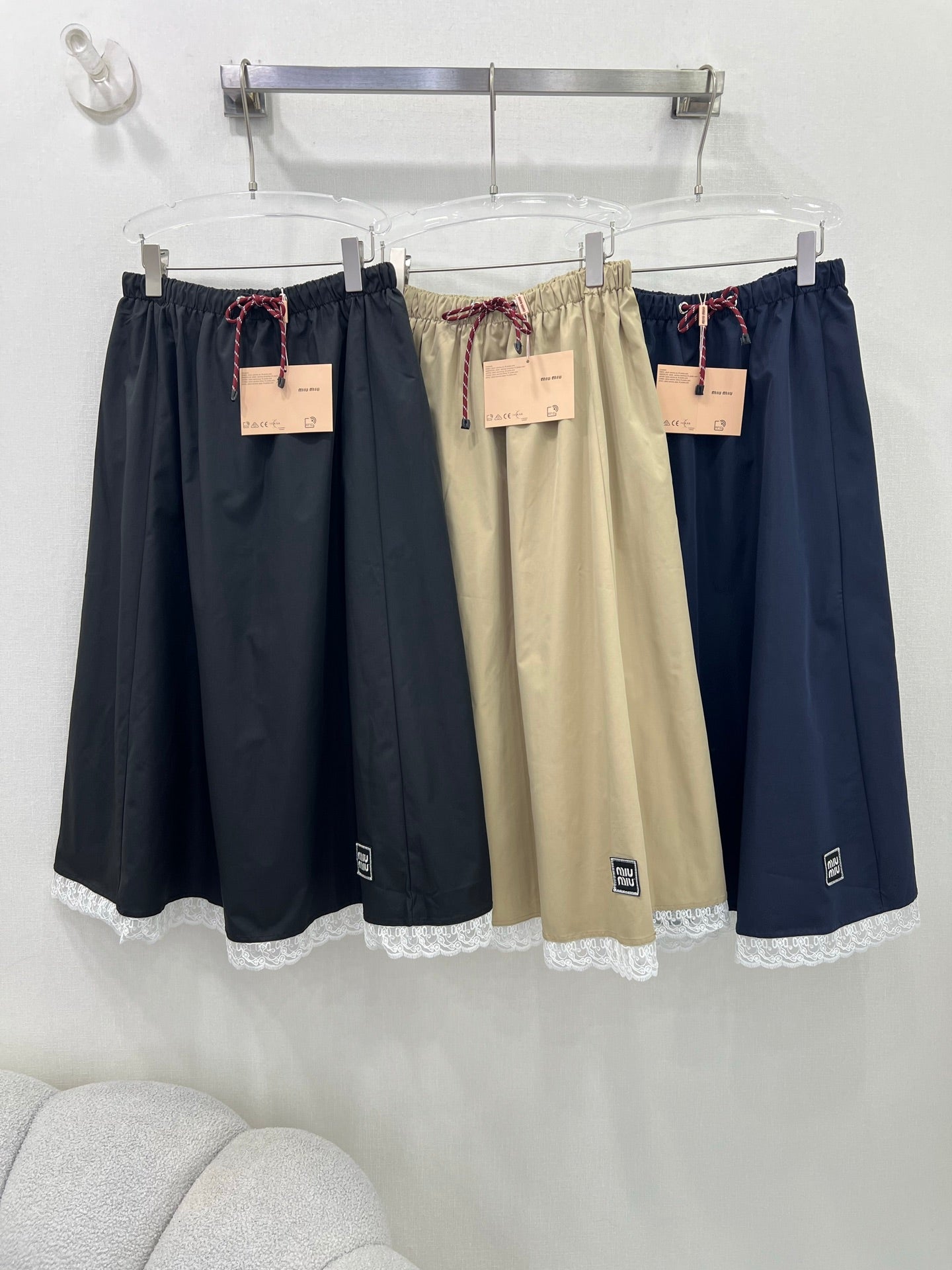 MU 25 new solid color hem lace skirt