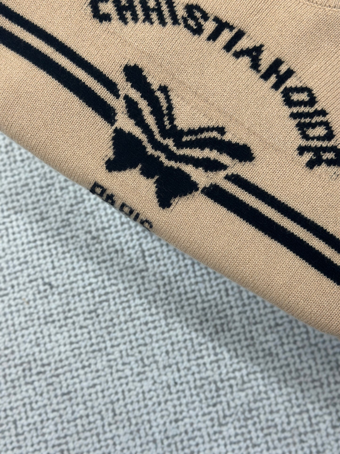 DO 25ss Wool Short-Sleeved Sweater