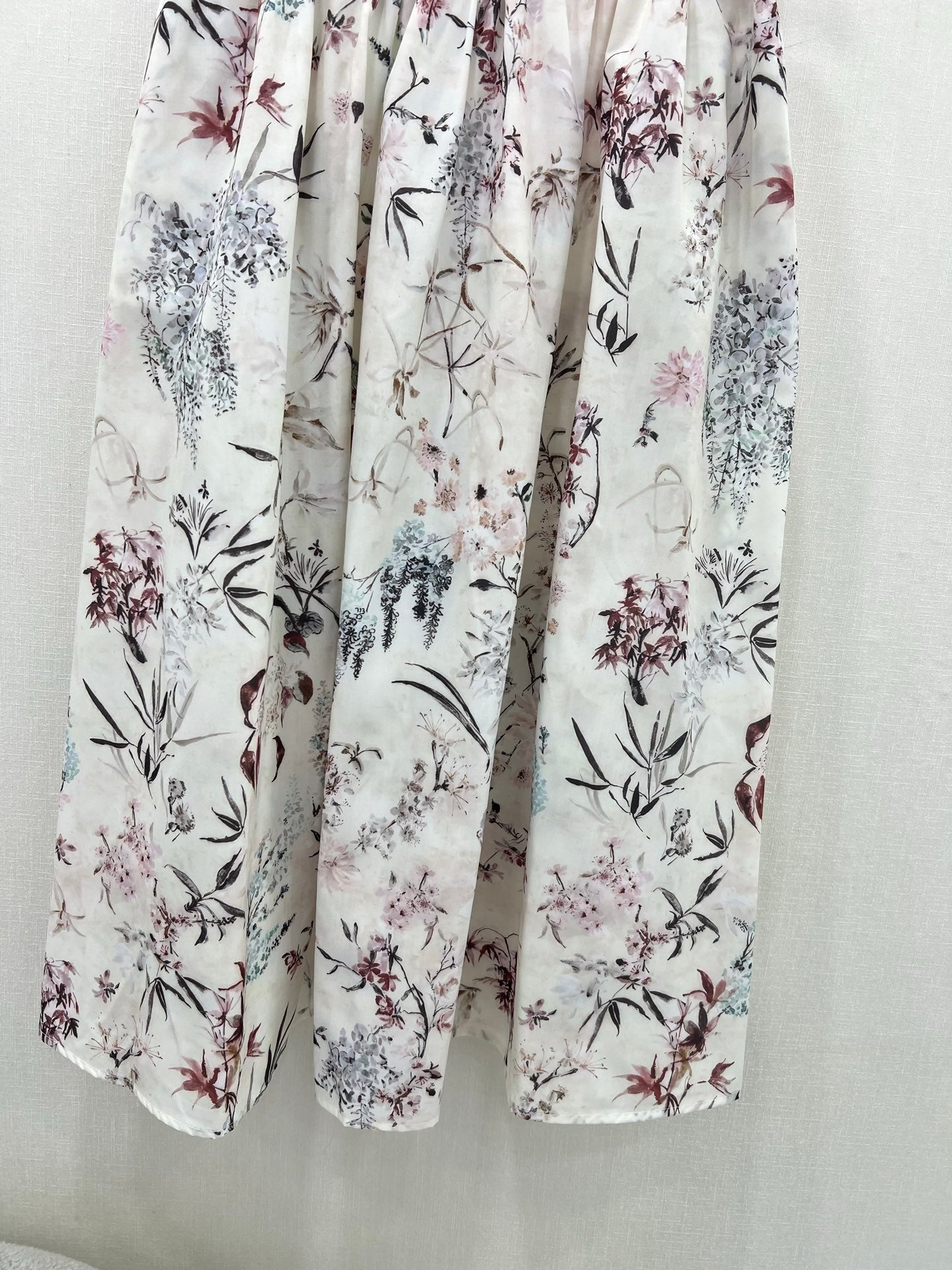 DO 25 New Jungle Floral High Waist Skirt
