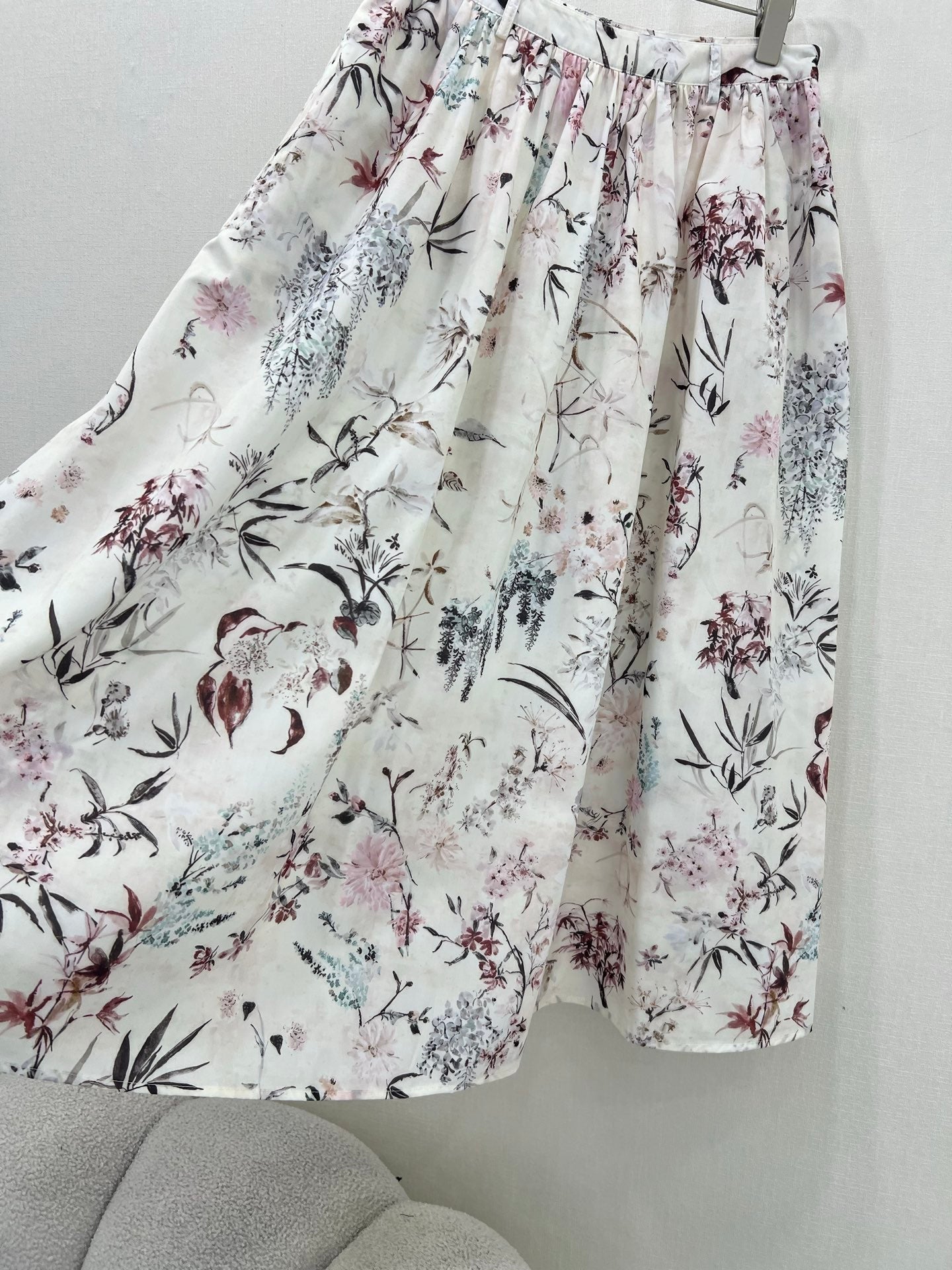 DO 25 New Jungle Floral High Waist Skirt
