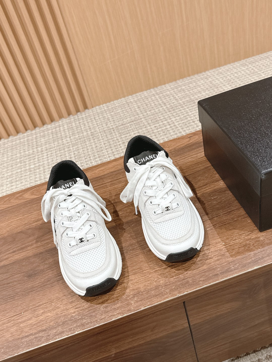 Resort Collection Casual Sneakers