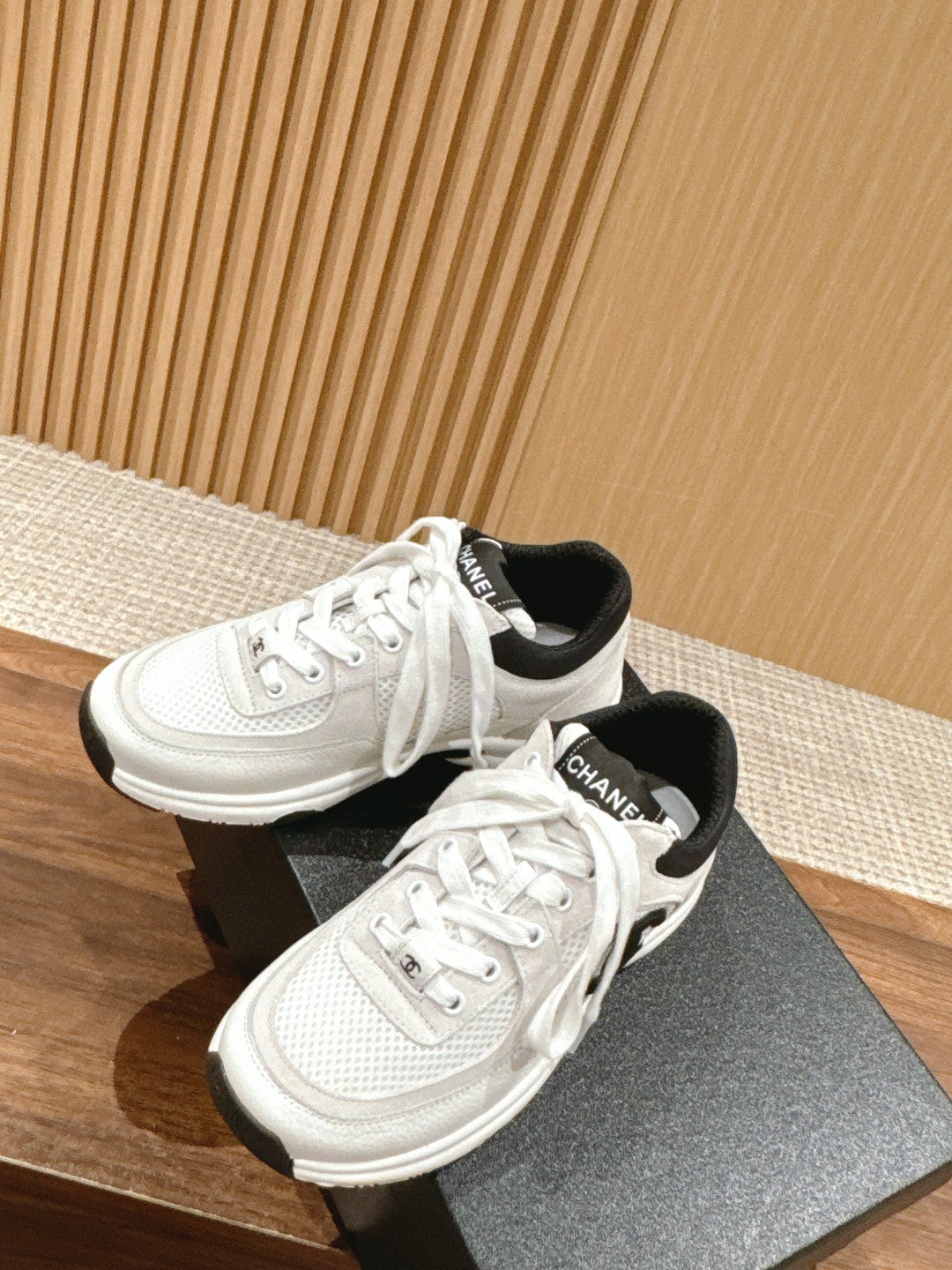 Resort Collection Casual Sneakers