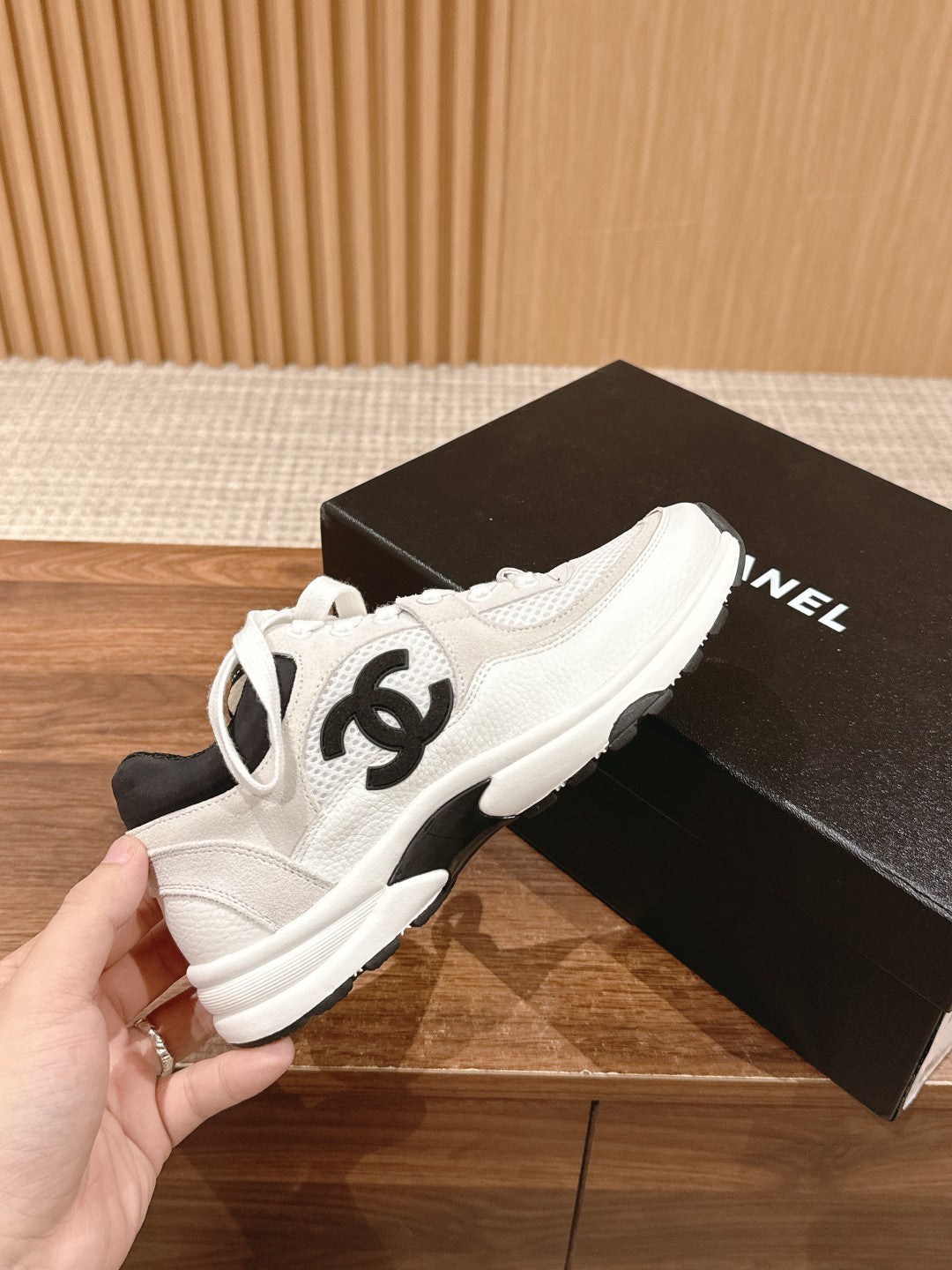 Resort Collection Casual Sneakers