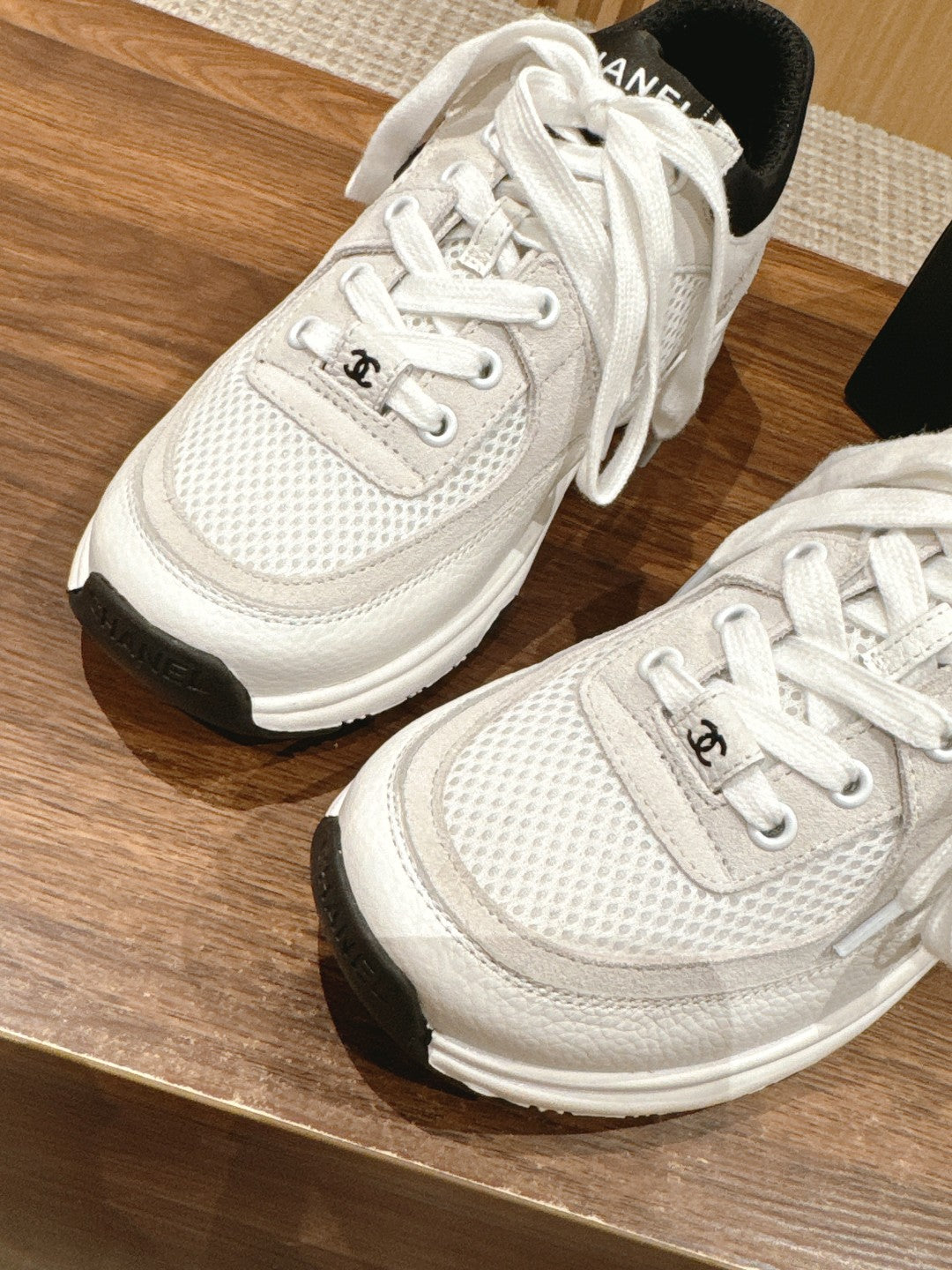 Resort Collection Casual Sneakers