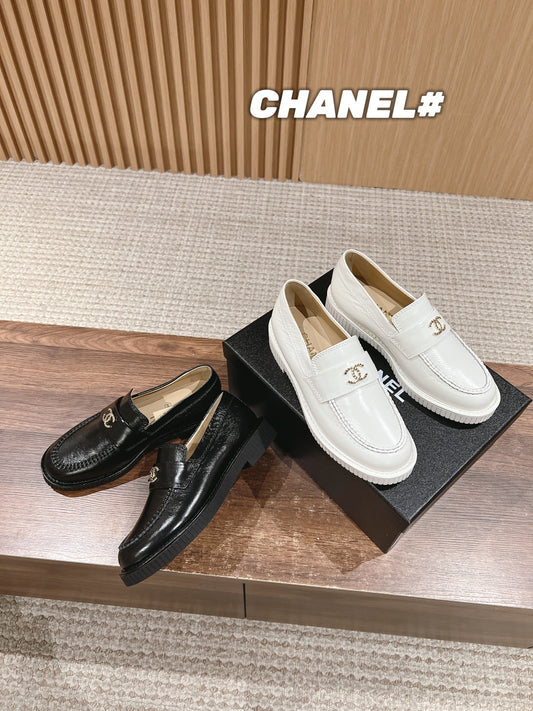 CH  𝟮𝟬𝟮𝟱/𝐬𝐬 new loafers
