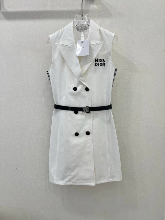 DO 25 new style lapel sleeveless skirt