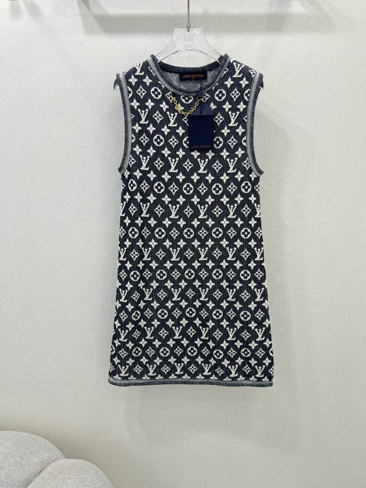 L 25 New Knitted Wool Vest Dress